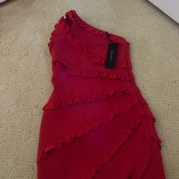 Elliatt Red Ruffle Dress - Picture 3 of 6